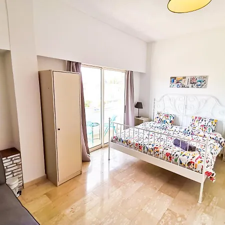 Central Square Nomadic Homestay *