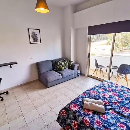 Central Square Nomadic Homestay *