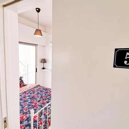 Central Square Nomadic Homestay Larnaca