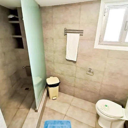 Central Square Nomadic Quarto em Acomodações Particulares Larnaca