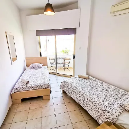 Central Square Nomadic Quarto em Acomodações Particulares Larnaca