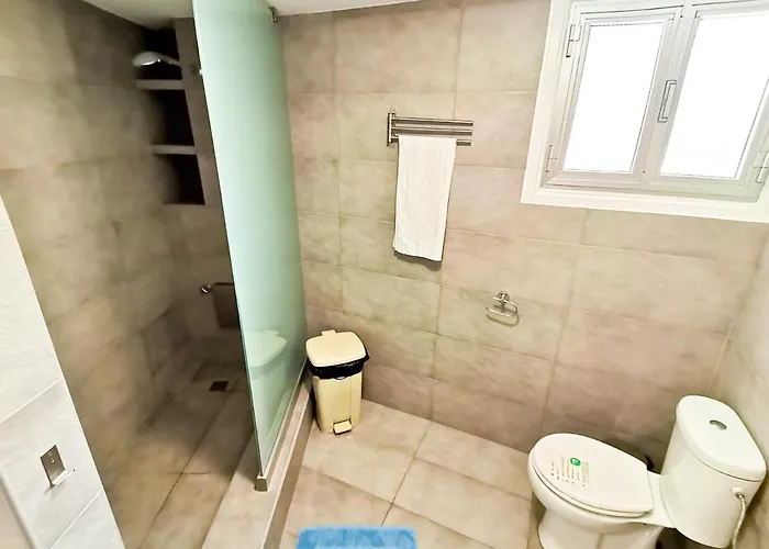 Central Square Nomadic Ubytování v soukromí Larnaca