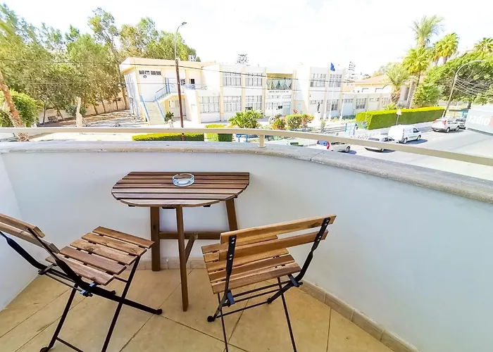 ホームステイ Central Square Nomadic *