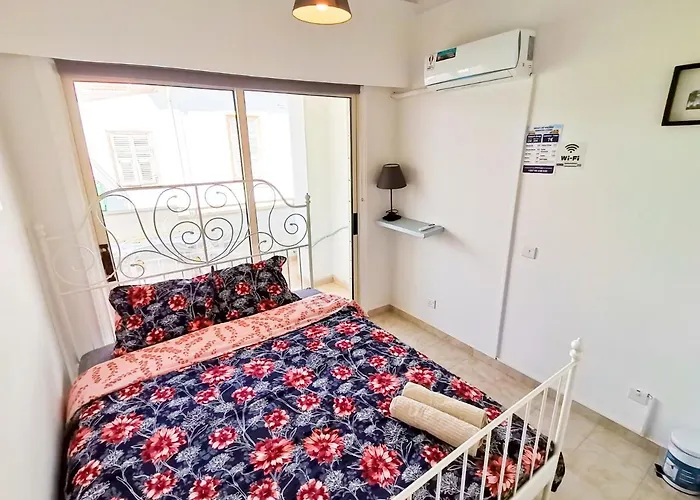 ホームステイ Central Square Nomadic